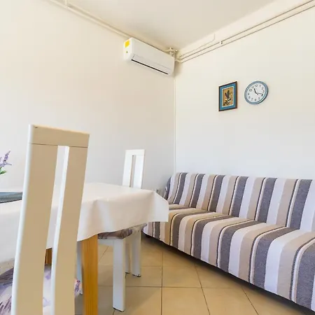 Apartment Kneze *
